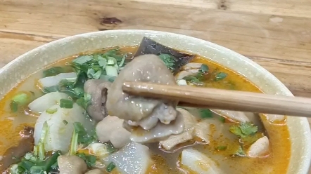 四川南部县美食(肥肠干饭)