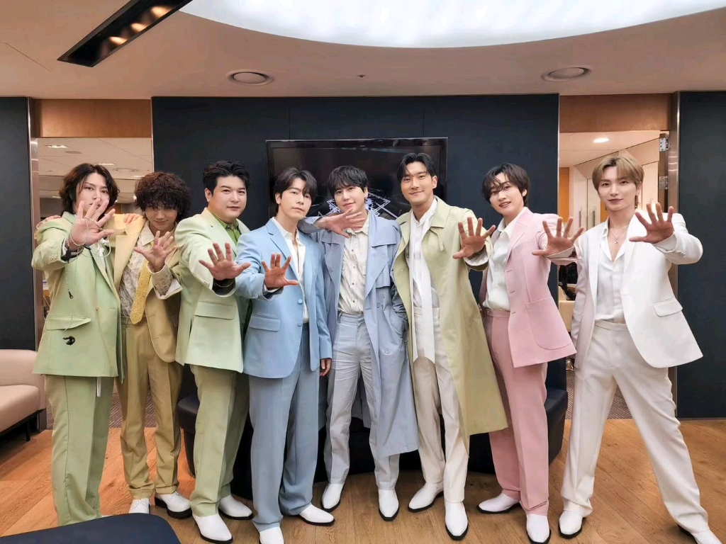 [super junior]-callin 舞台合照合集
