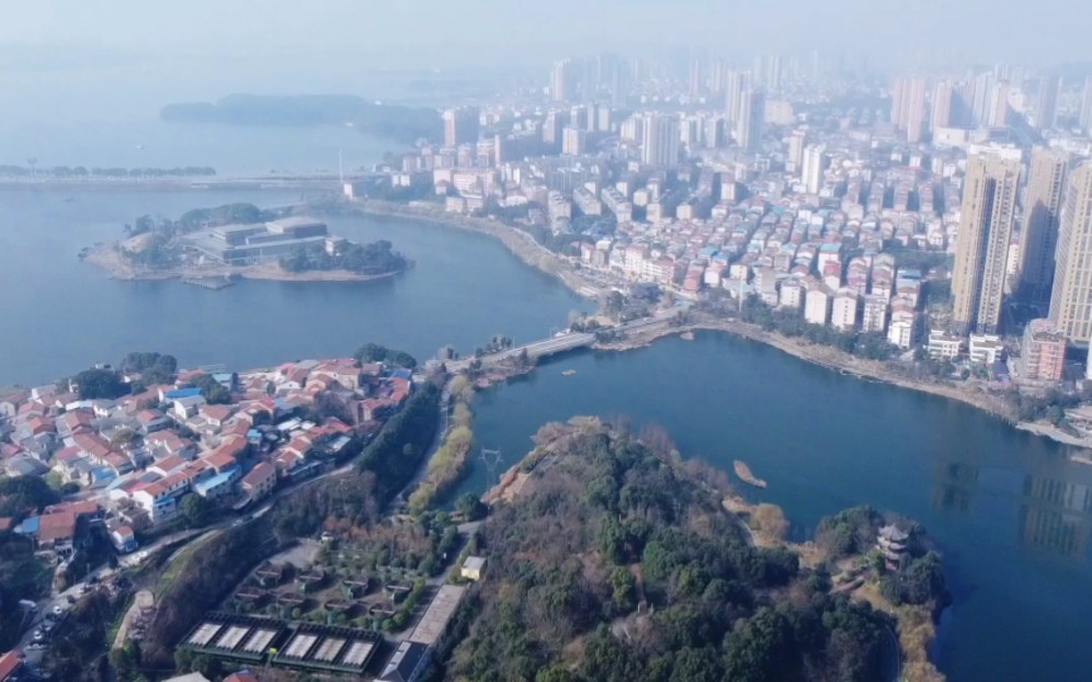 [图]湖南省岳阳市，航拍湖南岳阳市区