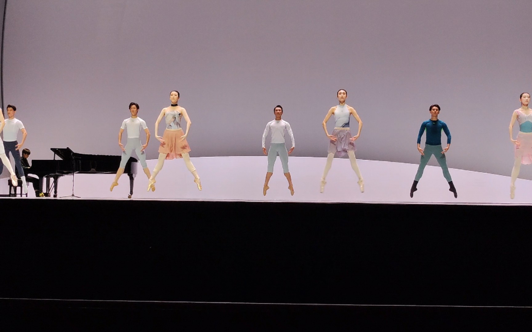 231118天桥剧场中芭二团《走近芭蕾》课堂 中间小跳组合(组一)