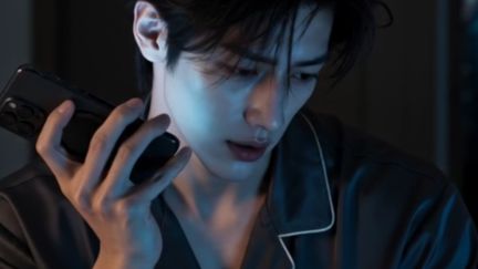 死对头装失忆来当我的金丝雀》EP1：病床上的那个人，是我恨了五年的死对头……