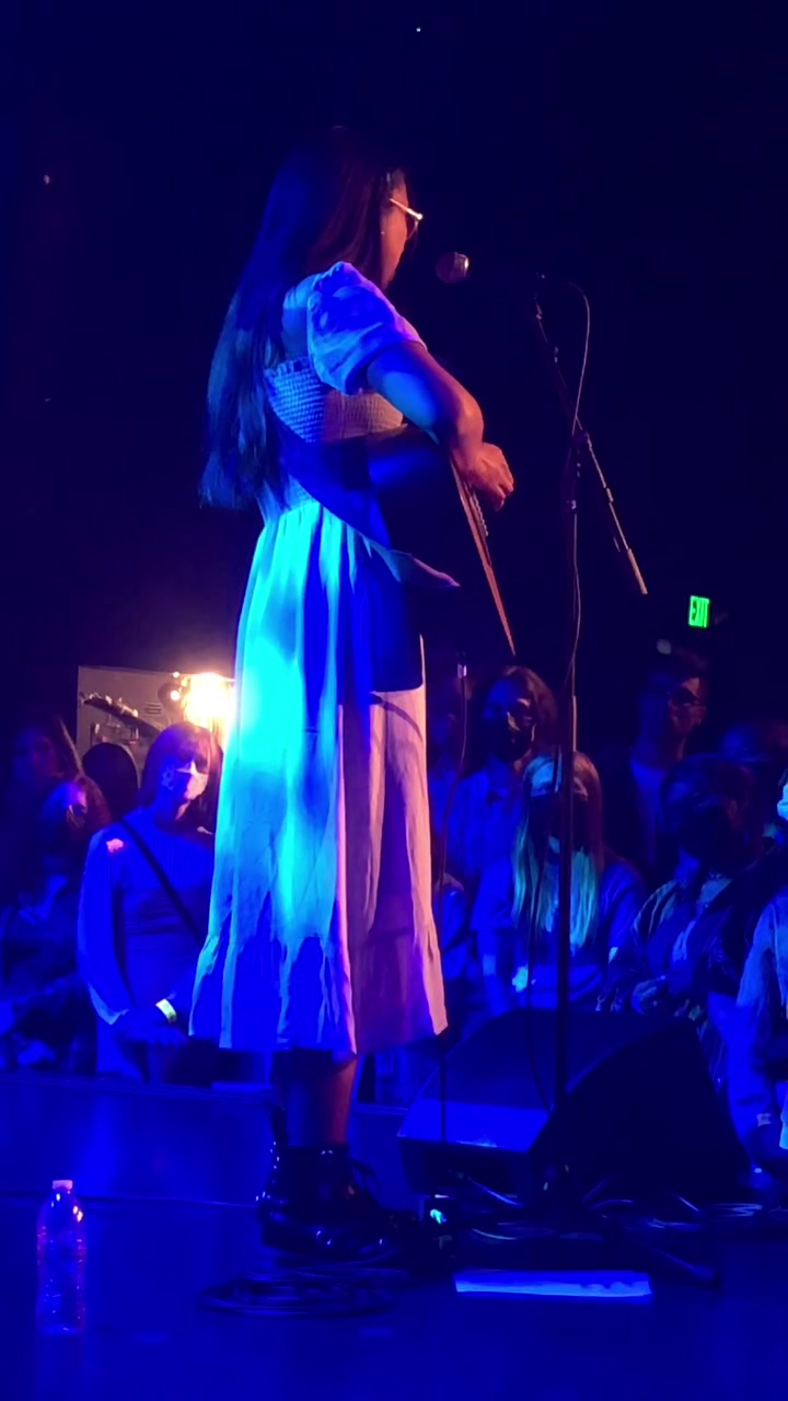 总是让我哭泣,也让我感动地看到jensen在唱歌时也哭泣 @ jensenmcrae