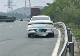 Télécharger la video: 还有谁!奇瑞风云a8 cdm高环190持续极速跑。不愧是中国最强混动。