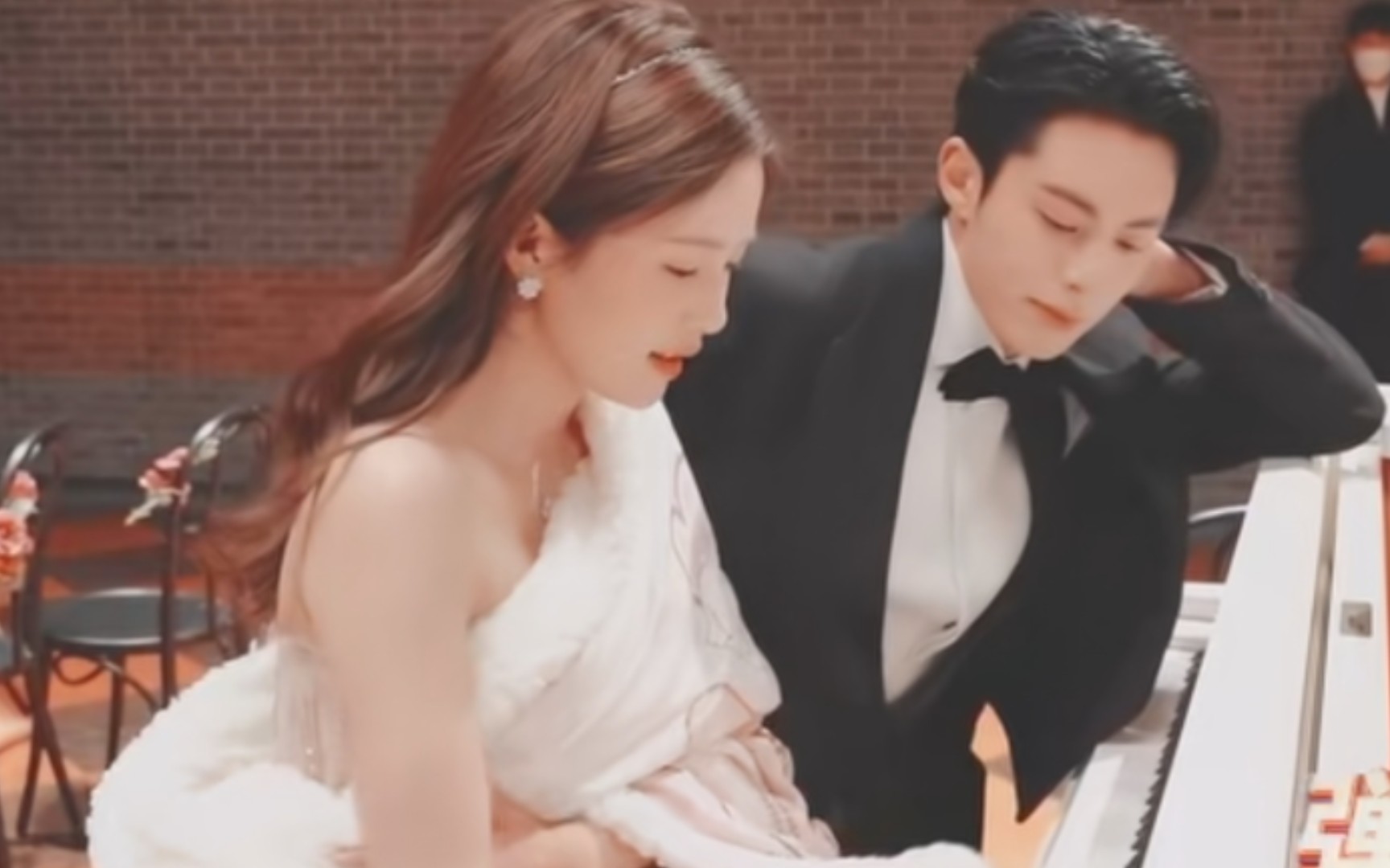 白鹿x王鹤棣这场婚礼很难不动真心吧 #王鹤棣 #白鹿 #以爱为营