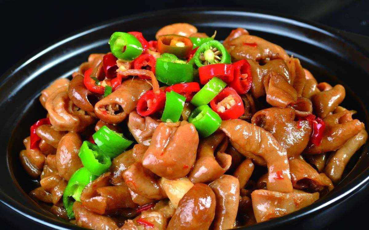 【爆炒肥肠】肥肠这样爆炒才香!