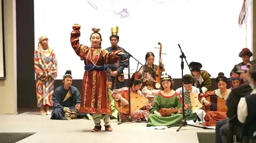 阿勒克什乐队 国丝汉服节 《Qizil gülüm （我的红花）》
