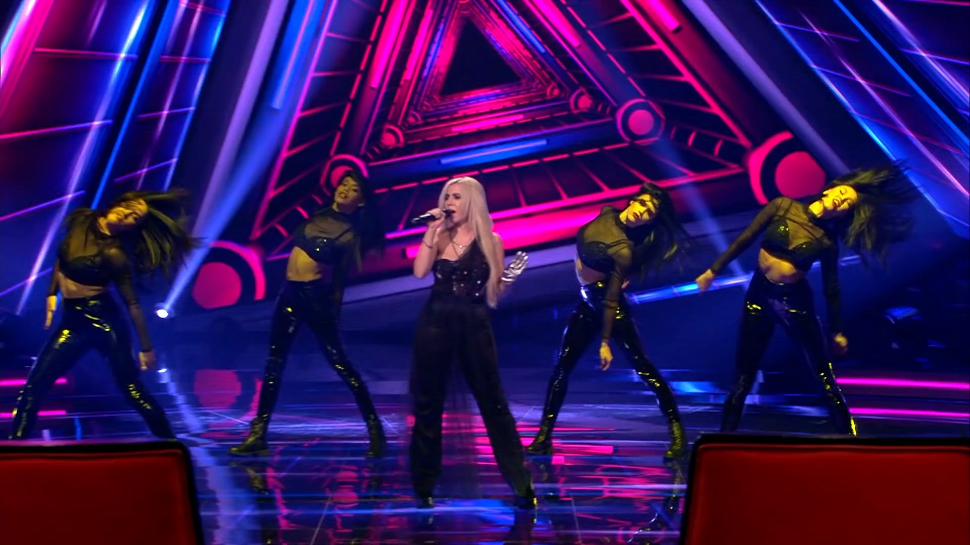 搬运艾娃avamax在荷兰好声音演唱sweetbutpsycho