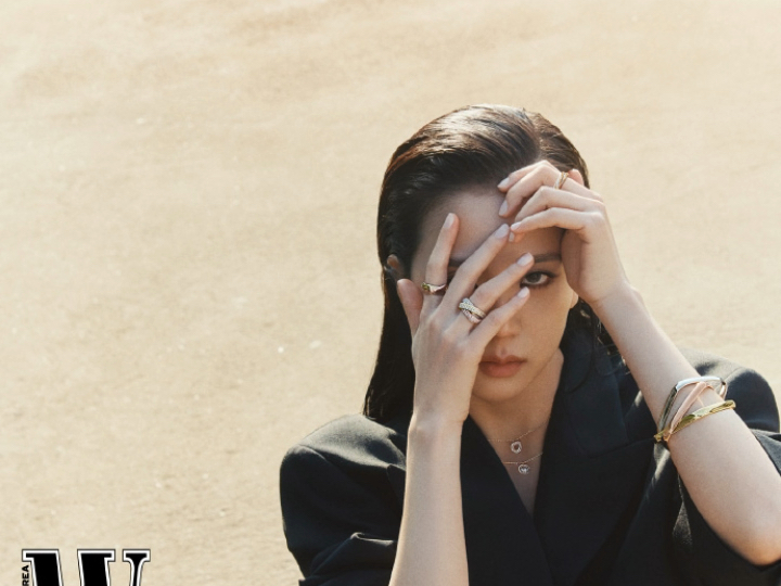 blackpink成员jisoo金智秀登上韩国《w》杂志封面,好姐好美丽!