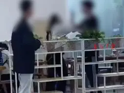 Tải video: 江苏一高校女生疑因占座与男生发生冲突被殴打，学校后勤：警方正在处理