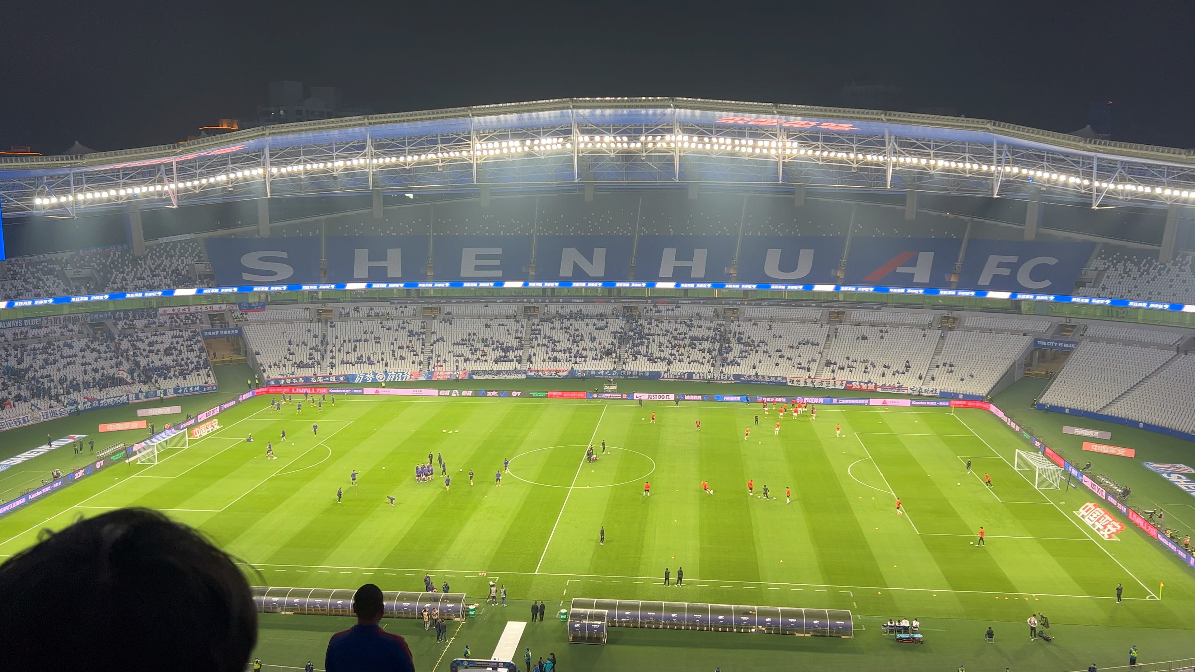 一票难求的上海申花主场视觉效果和音效好赞!