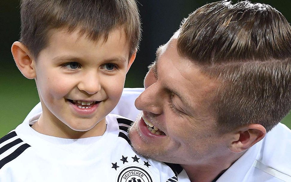 dfb难得见到这样的拉姆克罗斯克洛泽