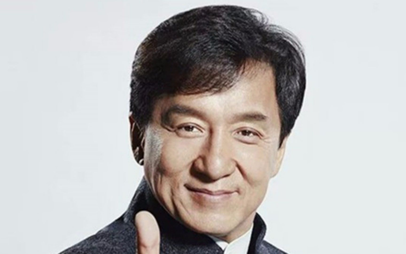 某网红拒绝与成龙连麦,妄想要50万出场费,放狠话不给巨星脸面