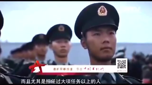 [图]当中国军队出现的时候， 引来外国队伍贺彩合影- YouTube