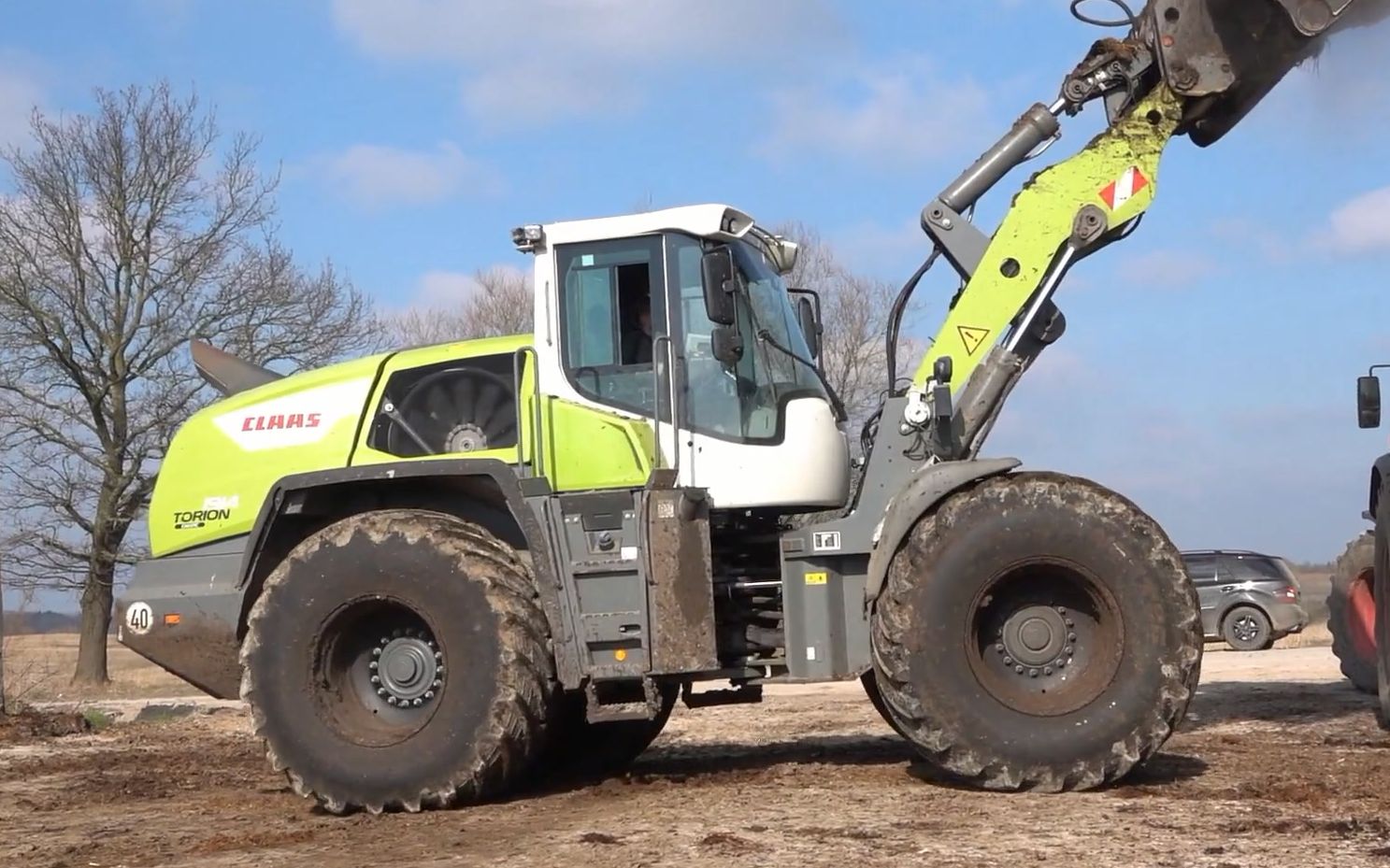 克拉斯1914装载机芬特拖拉机农田作业
