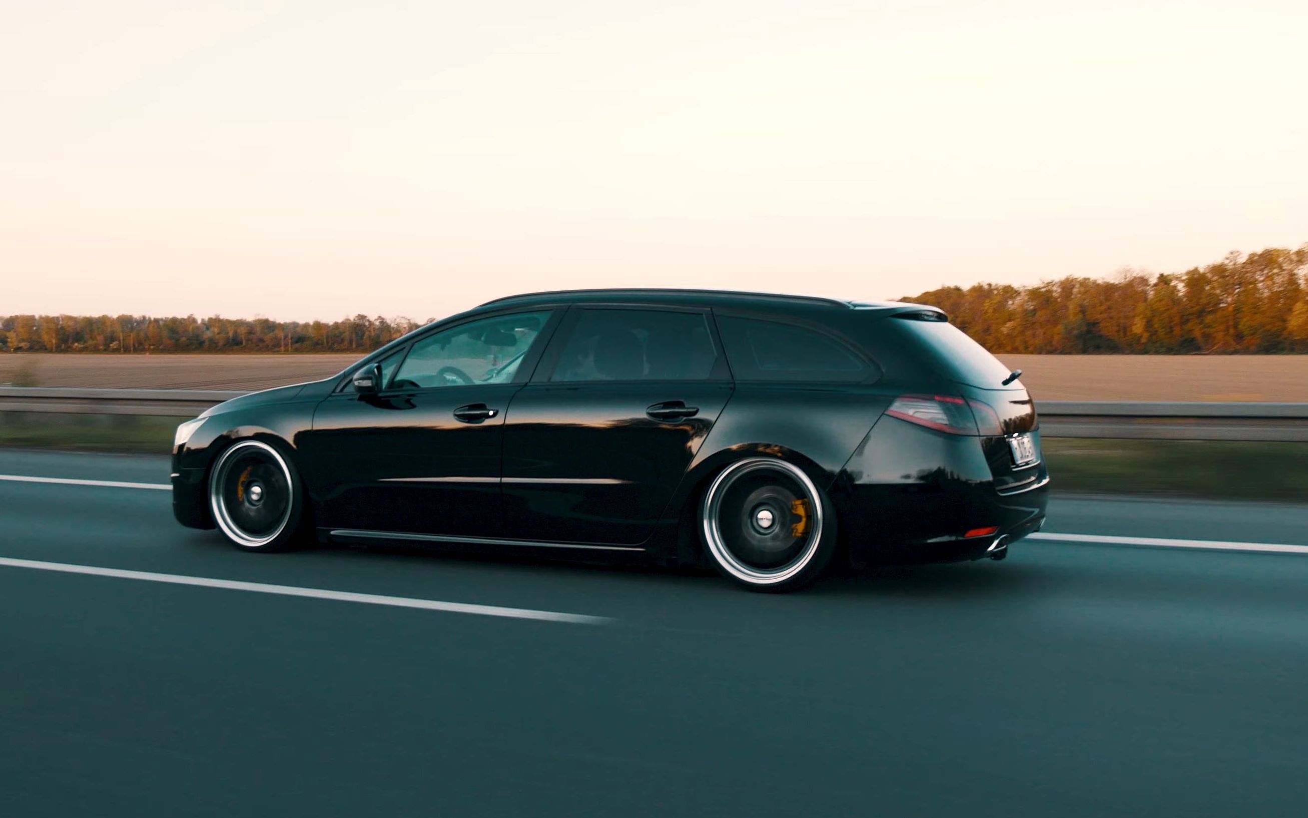 黑武士版本标致508 sw太帅了