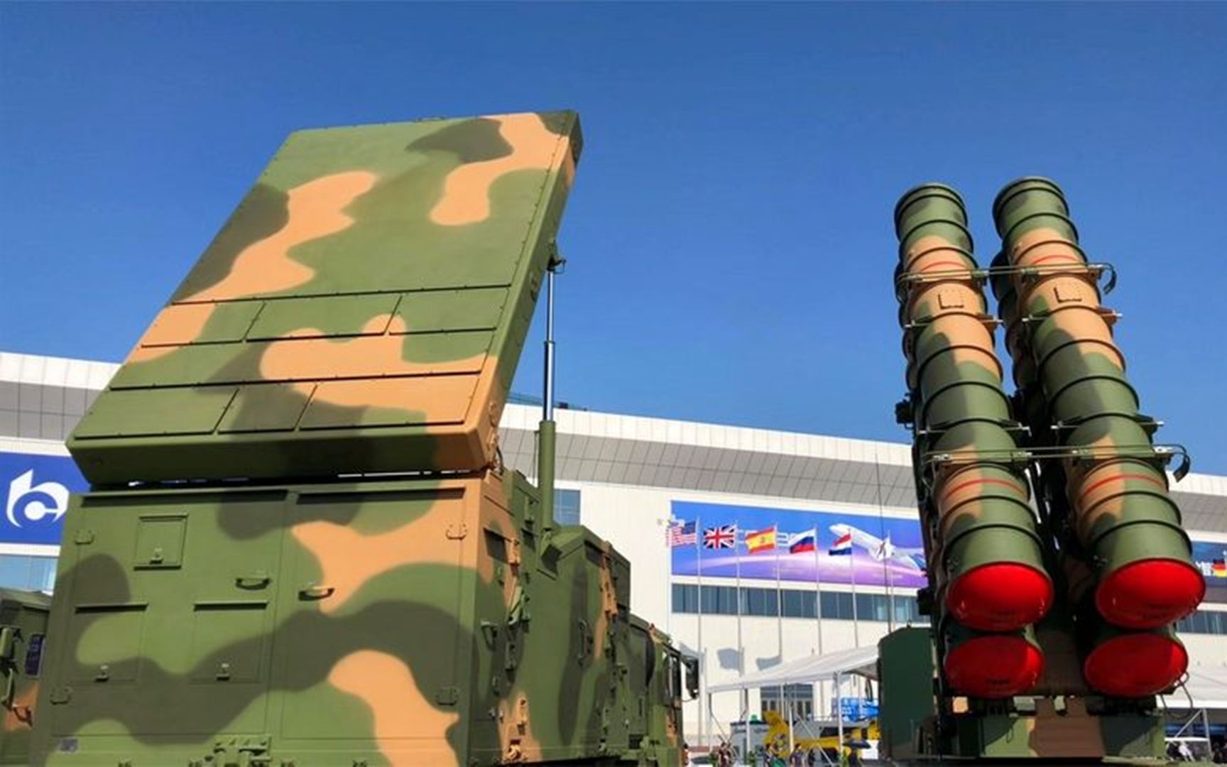 我国新型导弹的亮相一个普通背包就能装下6枚意义太重大了