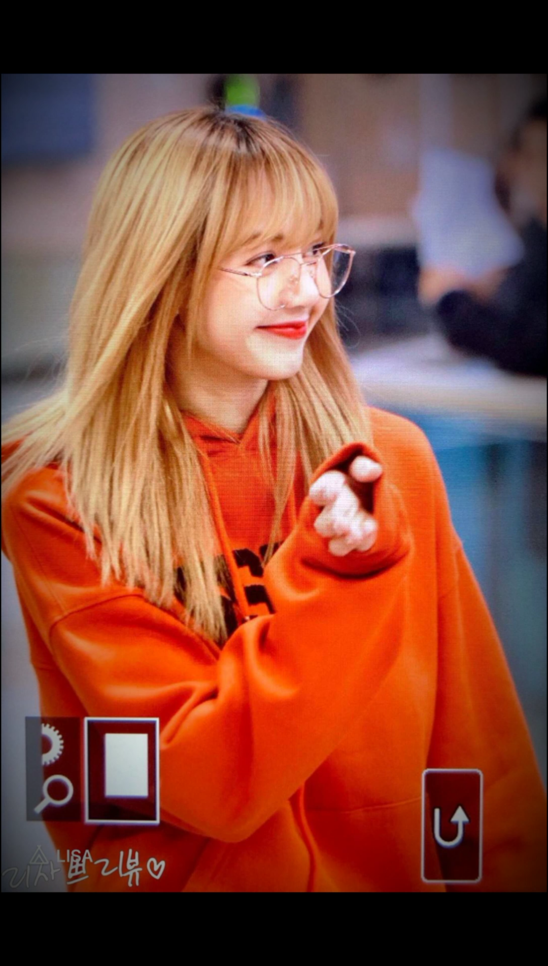 这是一组lisa橙色元素的养眼壁准备