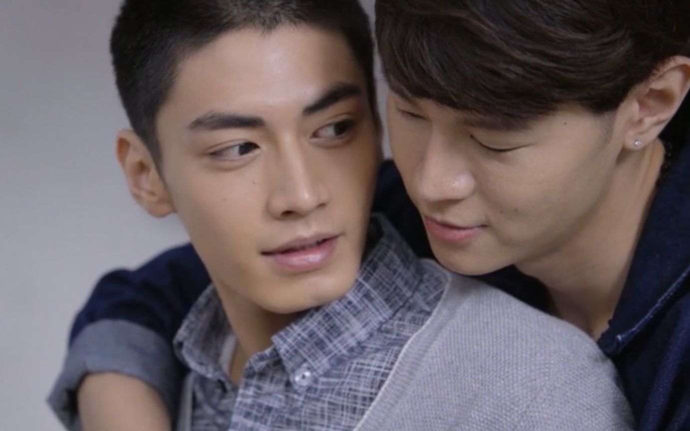 当小受被抱住的那一刻国产history离我远一点