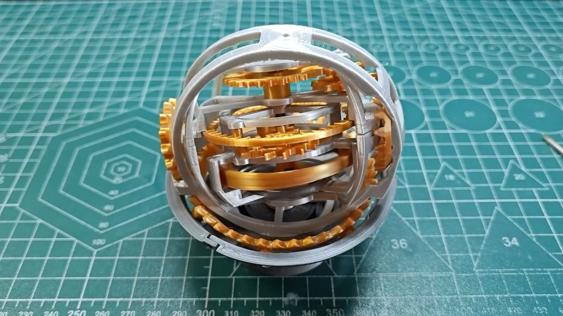 机械之美:三轴陀飞轮