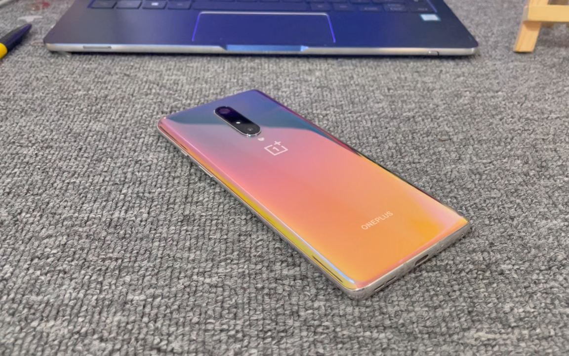 活动  《轻薄旗舰一加8》一加8上手体验骁龙865 90hz微曲屏 性价比之