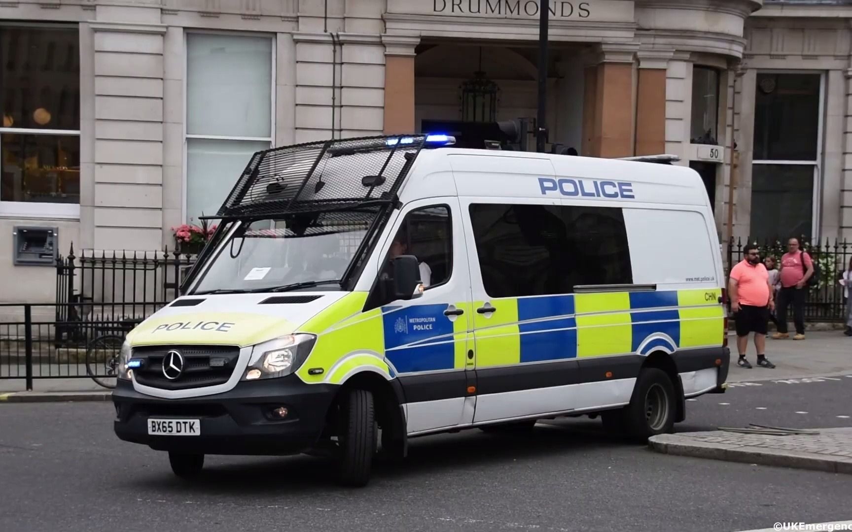 捷豹xe无标识警车 全新宝马x5持枪警车 近期伦敦地区应急车辆出警合集