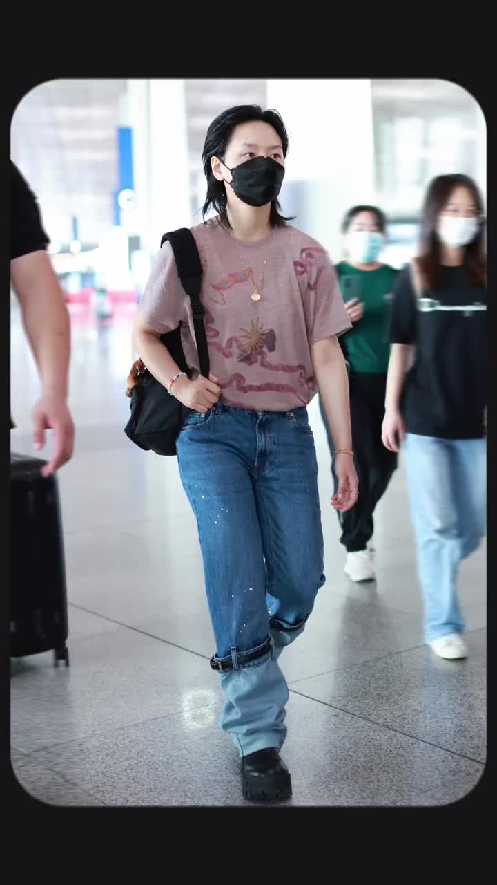 今日份周可爱周笔畅机场穿搭机场照生图可甜可酷可温柔