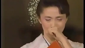 1985 12 31 中森明菜 ミ アモーレ日本レコード大賞 第27回 グランプリ受賞 哔哩哔哩 つロ干杯 Bilibili