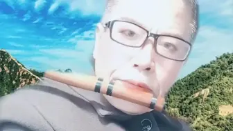 【中老年演奏】笛子独奏《微山湖》。