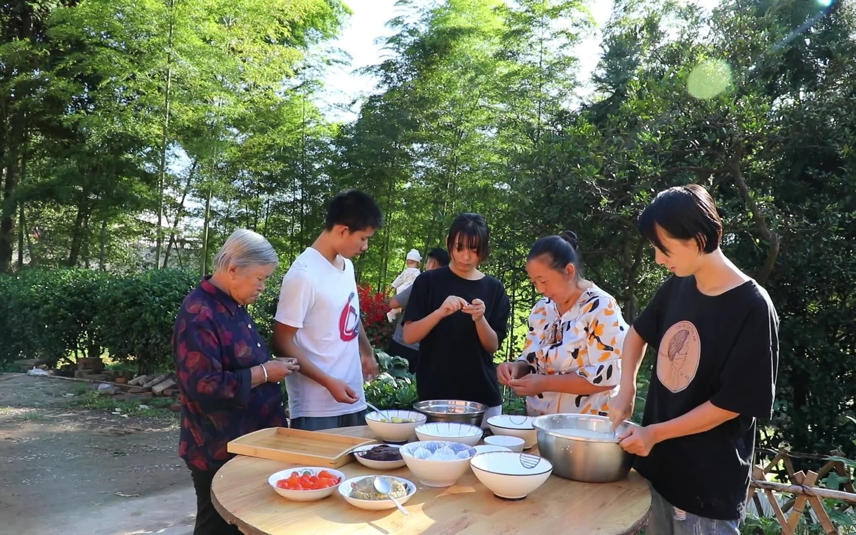 過中秋吃月餅啦,一家人一起做冰皮月餅,祝大家節日快樂幸福安康_嗶哩