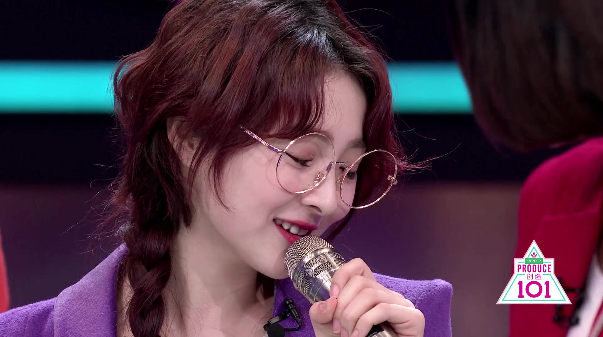 创造101花絮于美红鬼马唱歌带动全场张杰相声担当