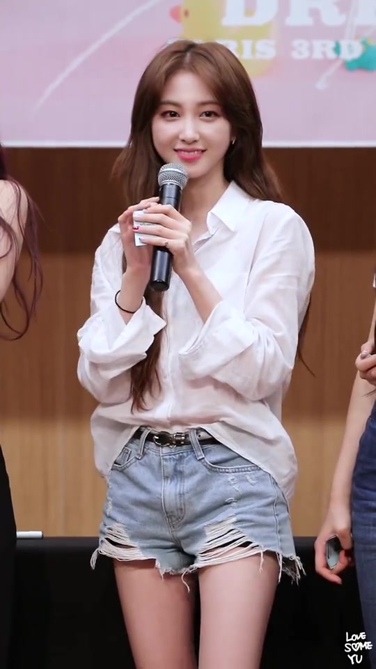 最喜欢漂亮的牛仔短裤小姐姐饭拍 4