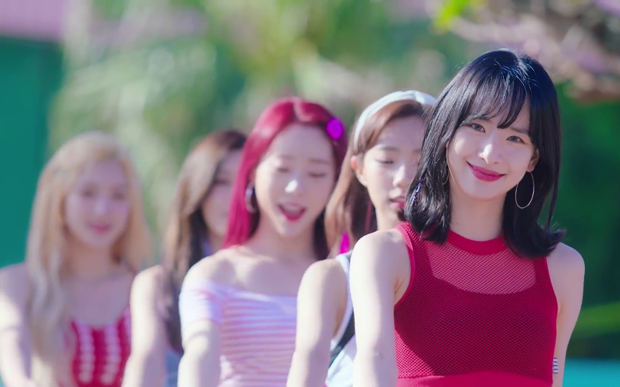 宇宙少女-boogie up直拍现场(称赞破船烤地瓜)_哔哩哔哩_bilibili