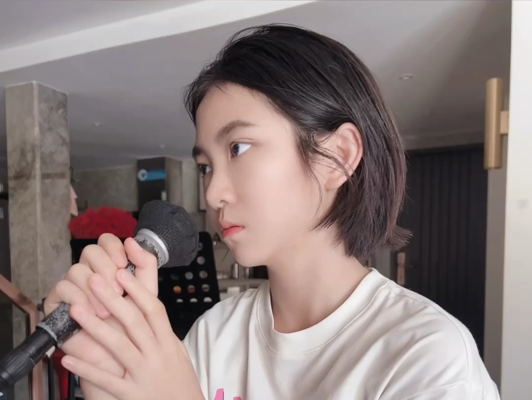 课堂随拍 谢佳颖-《笼》94#张碧晨笼 #热门音乐97 #音乐分享