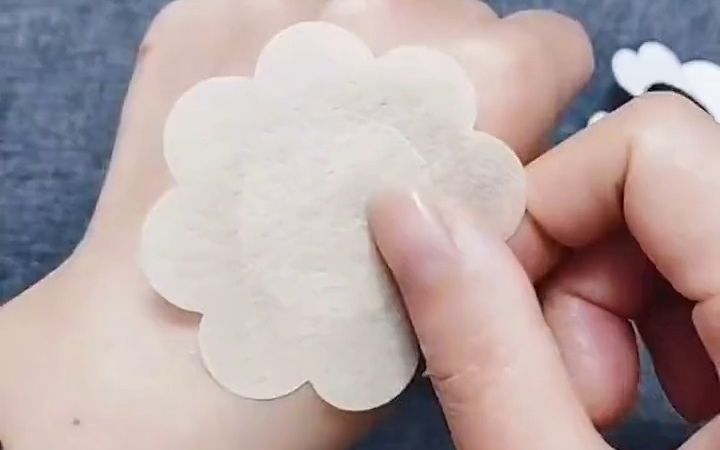 一次性防走光隐形胸贴.