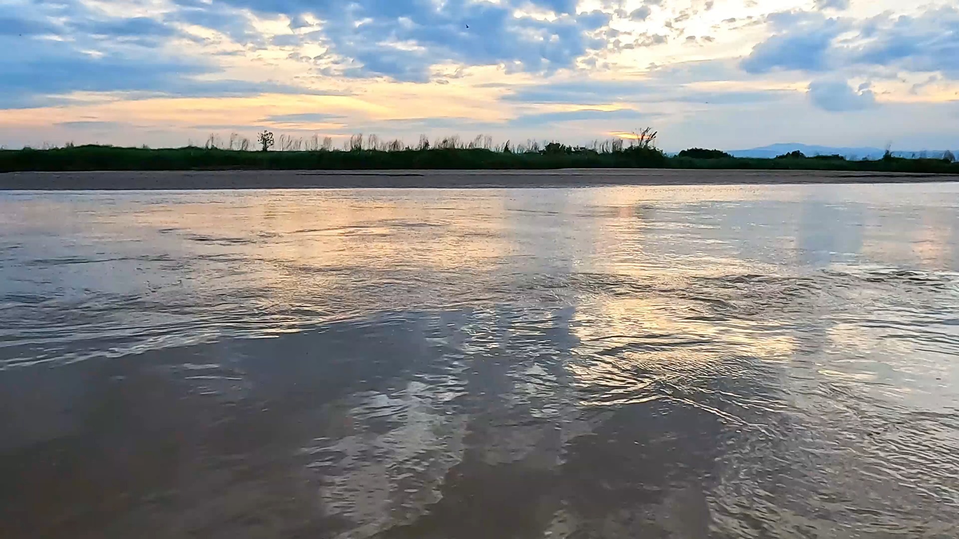 黄河和汾河交汇口运动拍摄