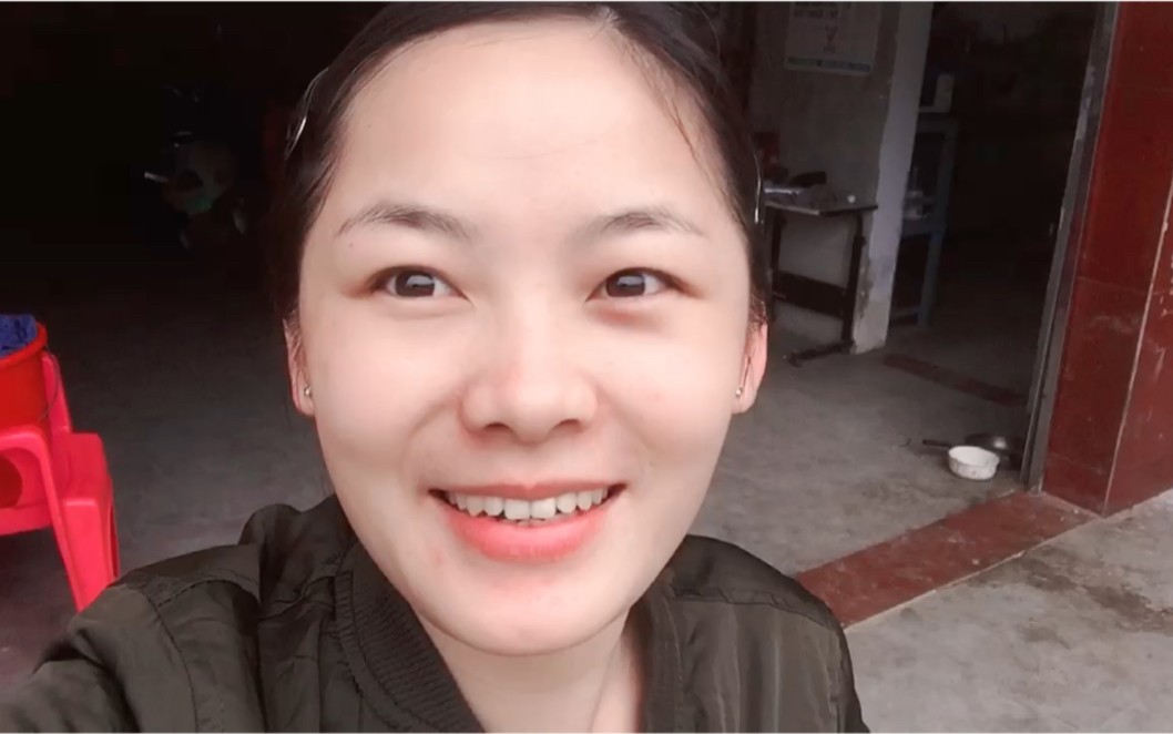 正月初五就回深圳!广西妹子在玉林过年4天就返工,打工人不容易!