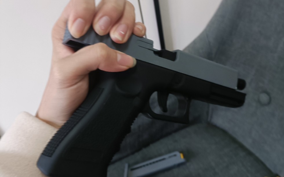 [博涵玩具*反正没人看]论一个人的手速……glock 21? glock 18c!