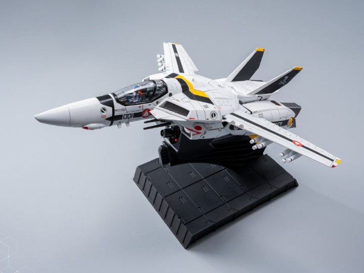 发布,robo-dou 《太空堡垒》vf-1s 变形战斗机(罗伊·福克)开启预订