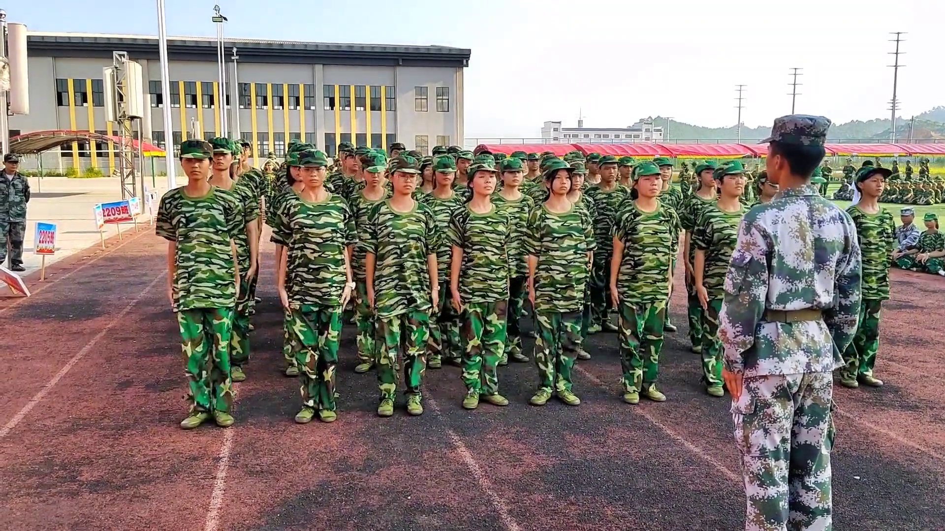 广西狼兵硬核军训火热青春铁血报国