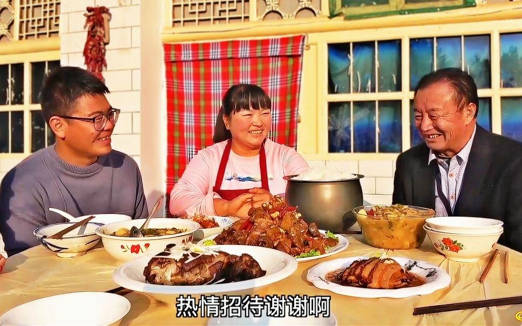 陝北著名美食企業家來做客,霞姐親自做了燉土雞,大家吃的真過癮