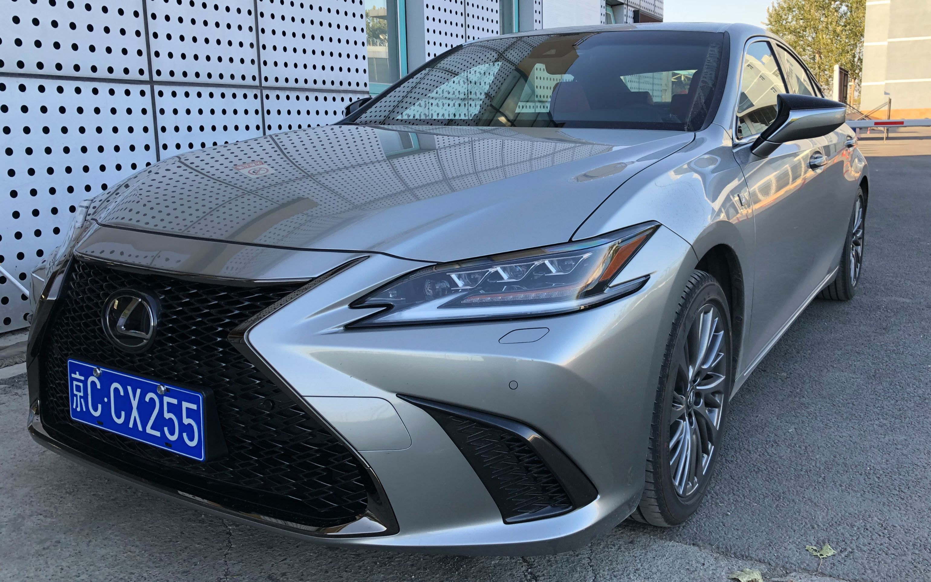 不只是更好看!试驾全新雷克萨斯es260 f sport