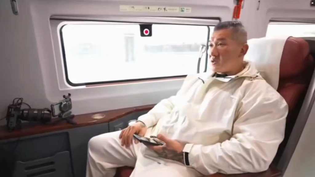 馆长亲测大陆高铁，馆长实测怒怼：青鸟不服憋着！