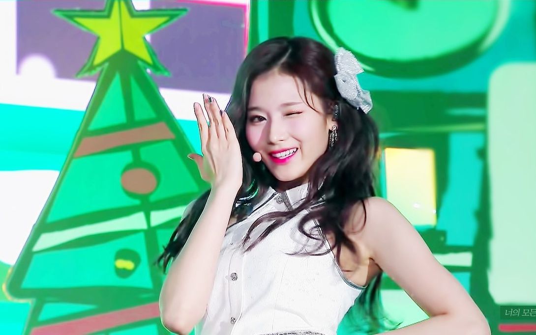 twice sana表演时头花掉落 机智的她选择了这样应对