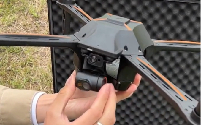 云卓mx450多功能无人机照明喊话抛投喜欢的联系我15959573554