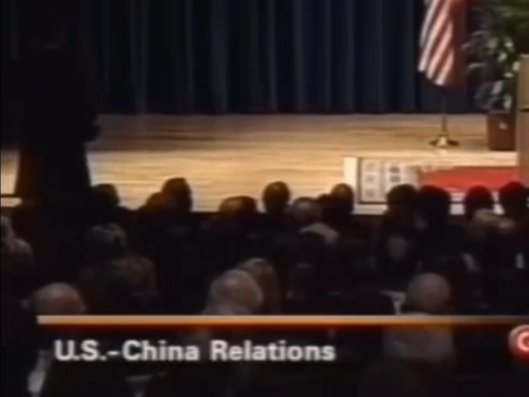 2002年在布什图书馆和姚明互动
