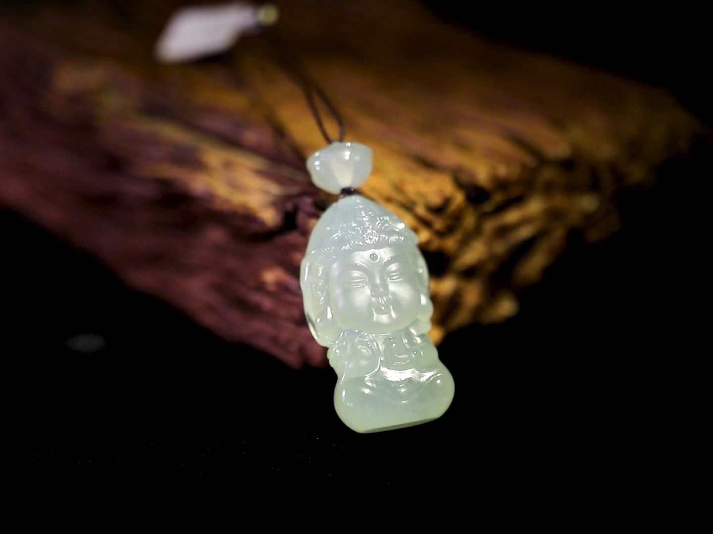 盈福翠钟国飞亲工雕刻翡翠宝宝观音挂件/童心未泯是一件值得骄傲的