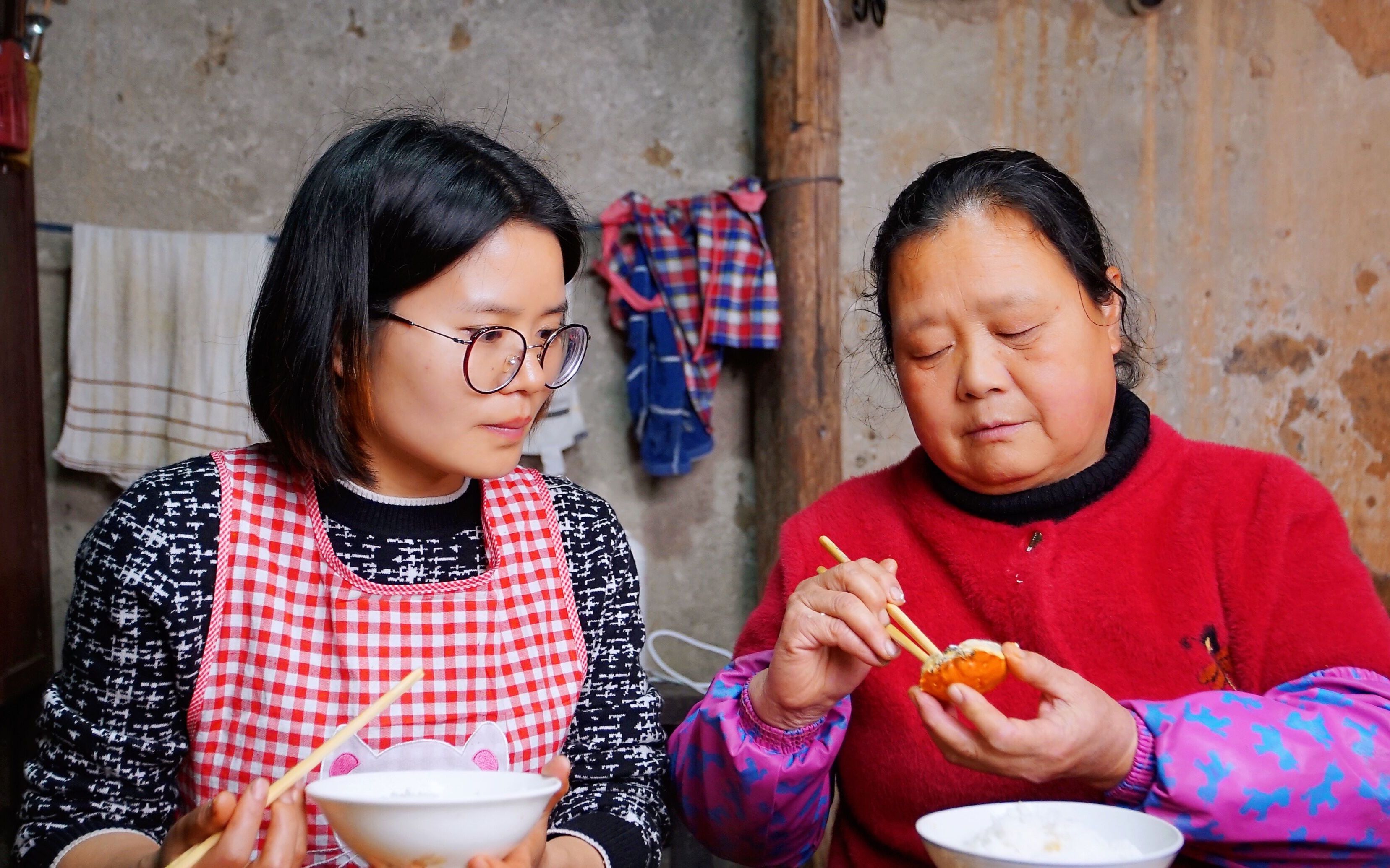 農村婆媳同住,兒媳婦花128買海鮮改善伙食,為啥婆婆要責怪兒媳