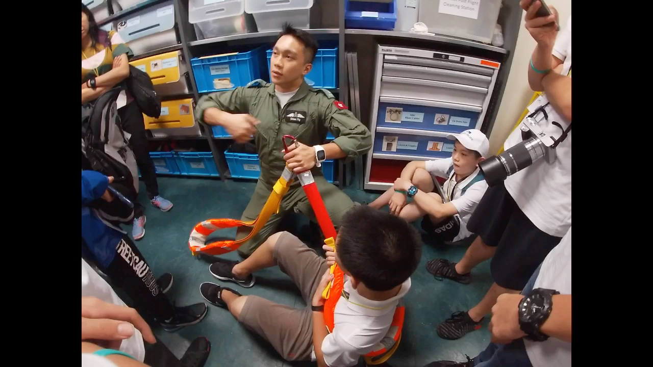 听听香港政府飞行队飞行员小哥哥的讲解_哔哩哔哩_bilibili