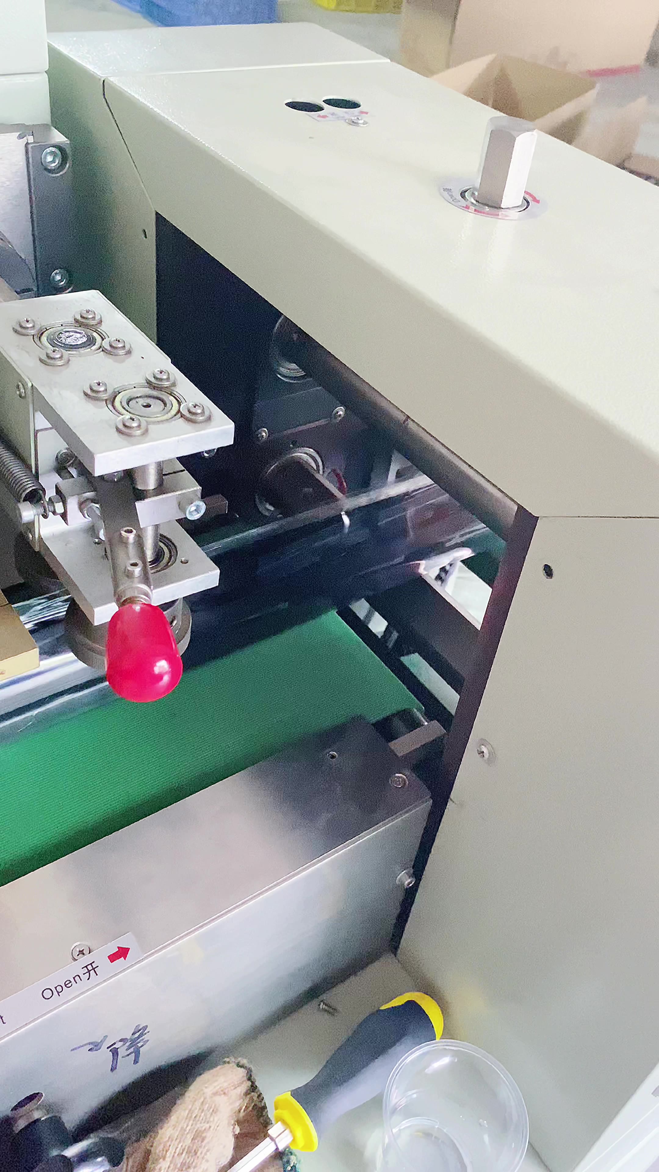 百叶窗支架自动包装机 铝合金门窗打包套袋机_哔哩哔哩_bilibili