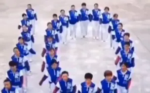 Скачать видео: 小孩别看这期